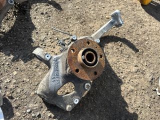 bontott AUDI A4 B8 Bal első Csonkállvány Kerékaggyal