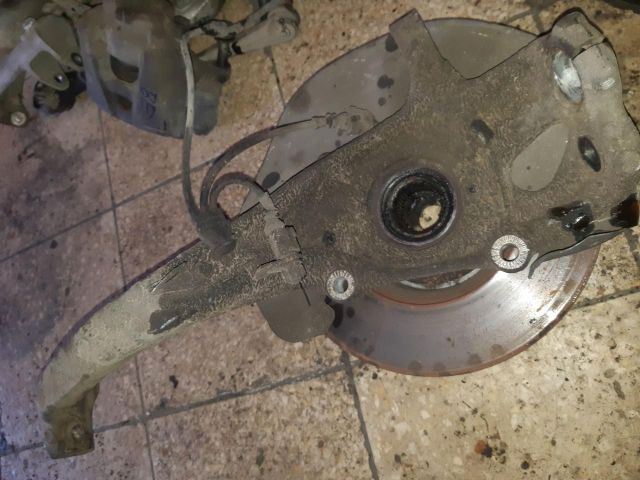 bontott AUDI A4 B8 Bal első Csonkállvány Kerékaggyal