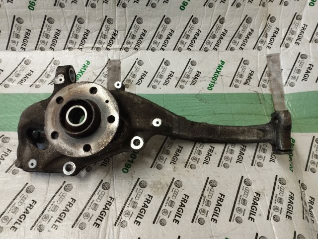 bontott AUDI A4 B8 Bal első Csonkállvány Kerékaggyal