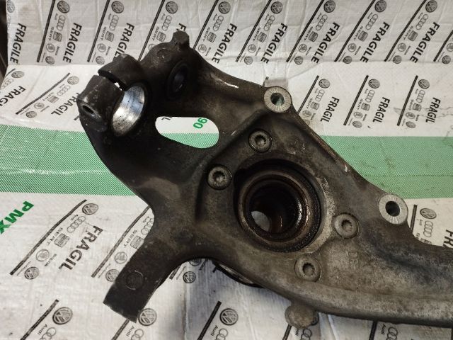 bontott AUDI A4 B8 Bal első Csonkállvány Kerékaggyal