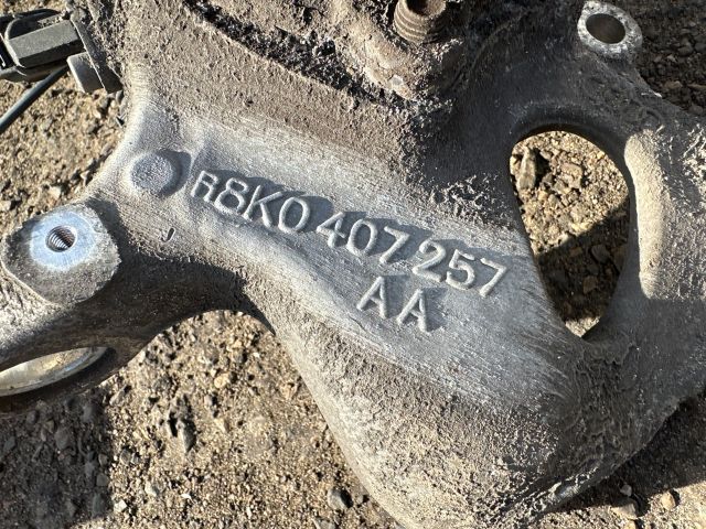 bontott AUDI A4 B8 Bal első Csonkállvány Kerékaggyal