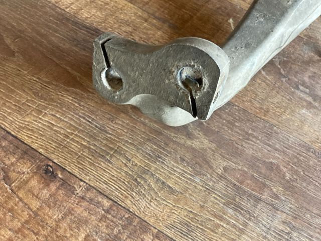 bontott AUDI A4 B8 Bal első Csonkállvány