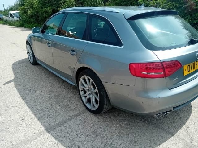 bontott AUDI A4 B8 Bal első Csonkállvány