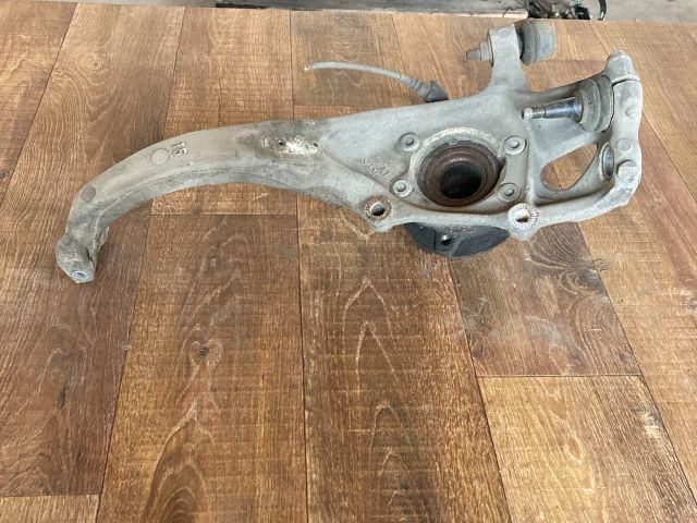 bontott AUDI A4 B8 Bal első Csonkállvány