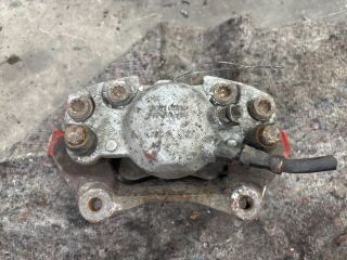 bontott AUDI A4 B8 Bal első Féknyereg Munkahengerrel