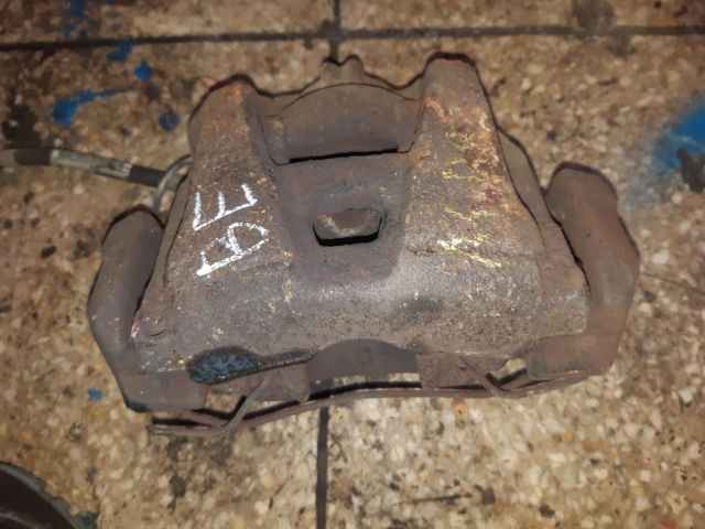 bontott AUDI A4 B8 Bal első Féknyereg Munkahengerrel