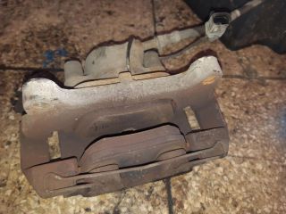 bontott AUDI A4 B8 Bal első Féknyereg Munkahengerrel