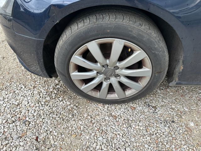 bontott AUDI A4 B8 Bal első Gólyaláb (Lengécsillapító, Rugó)