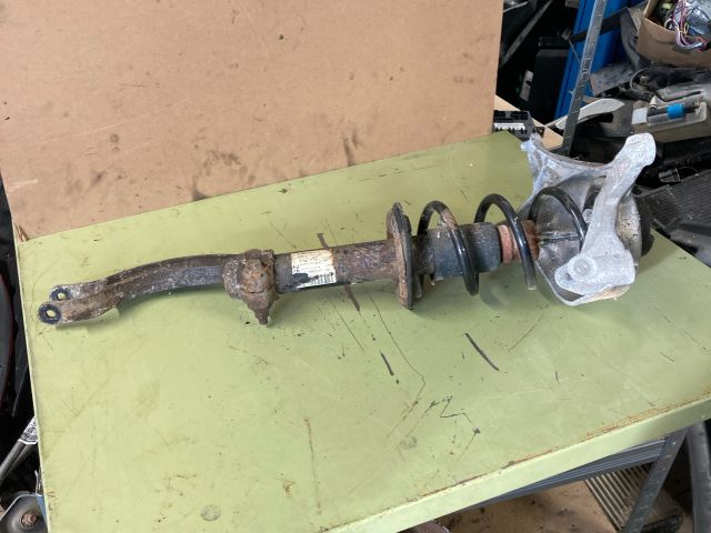 bontott AUDI A4 B8 Bal első Gólyaláb (Lengécsillapító, Rugó)