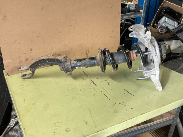 bontott AUDI A4 B8 Bal első Gólyaláb (Lengécsillapító, Rugó)