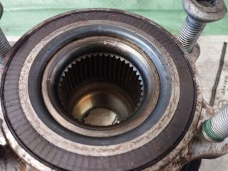 bontott AUDI A4 B8 Bal első Kerékagy