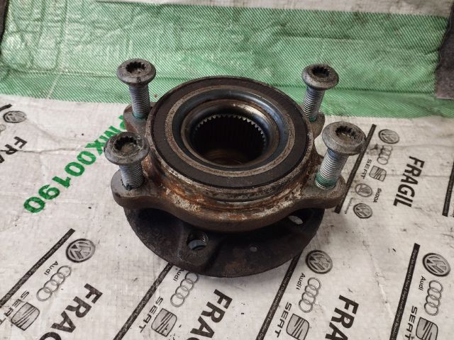 bontott AUDI A4 B8 Bal első Kerékagy