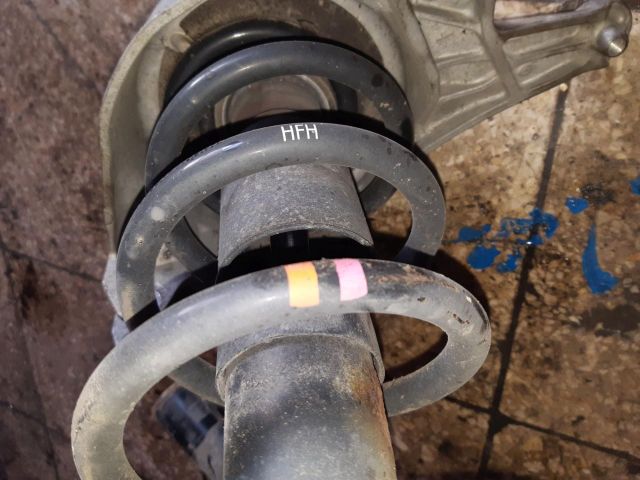 bontott AUDI A4 B8 Bal első Lengéscsillapító