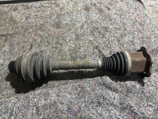 bontott AUDI A4 B8 Bal Féltengely