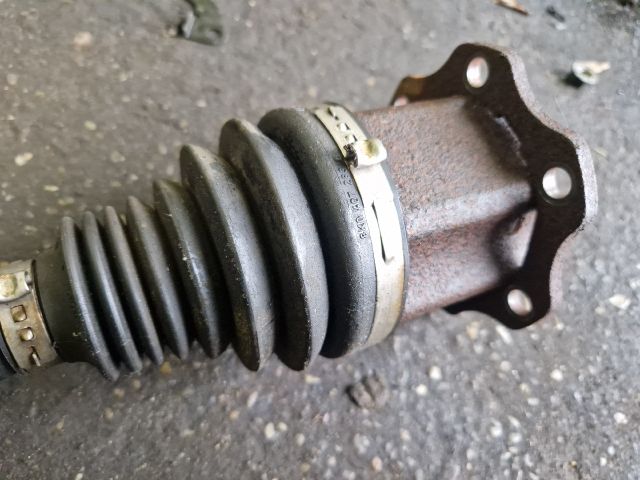 bontott AUDI A4 B8 Bal Féltengely