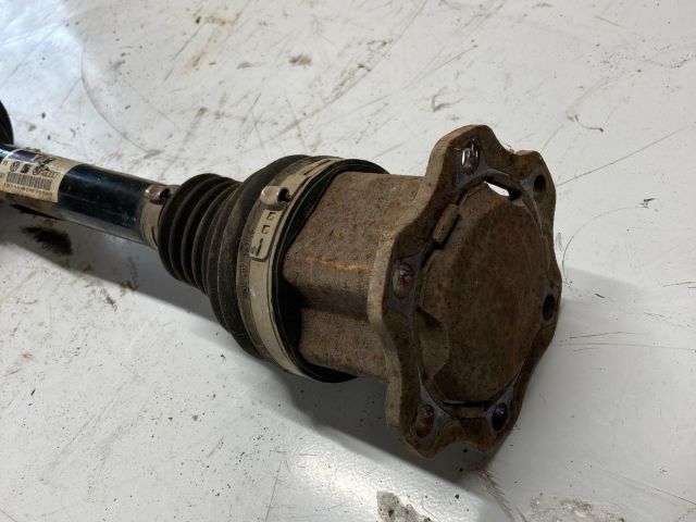 bontott AUDI A4 B8 Bal Féltengely