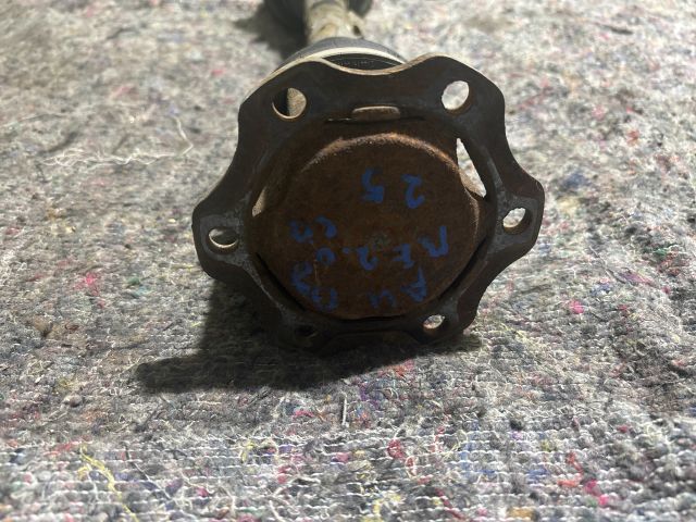 bontott AUDI A4 B8 Bal Féltengely