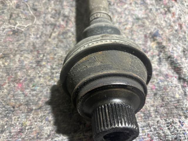 bontott AUDI A4 B8 Bal Féltengely