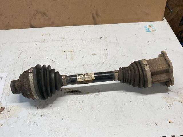 bontott AUDI A4 B8 Bal Féltengely