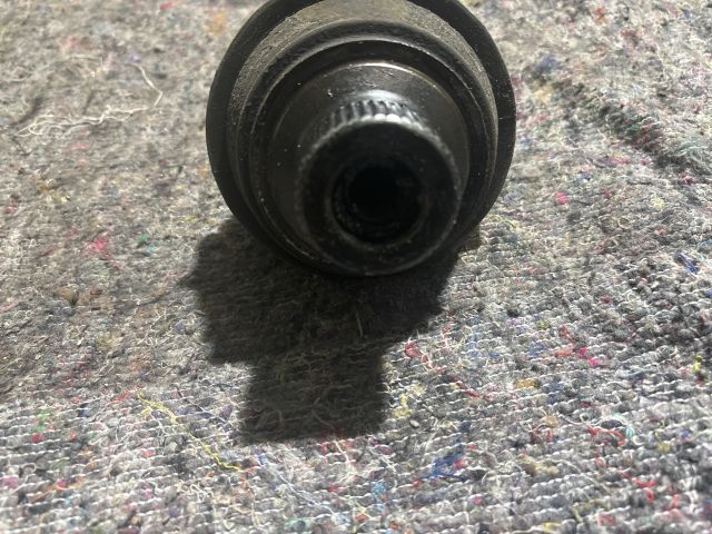 bontott AUDI A4 B8 Bal Féltengely