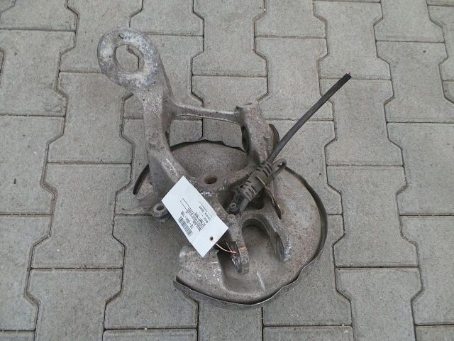 bontott AUDI A4 B8 Bal hátsó Csonkállvány