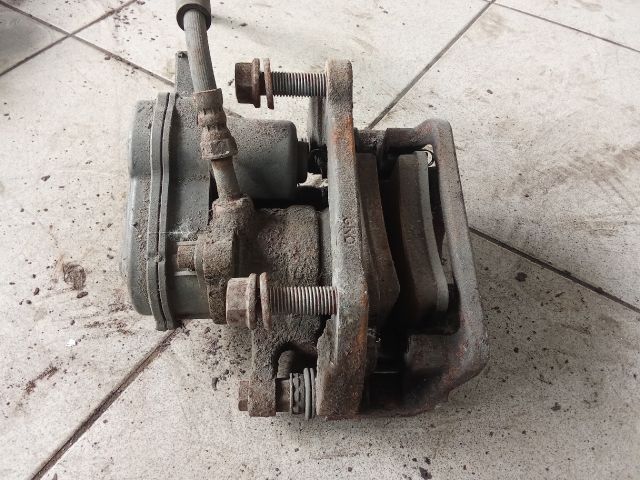 bontott AUDI A4 B8 Bal hátsó Féknyereg Munkahengerrel