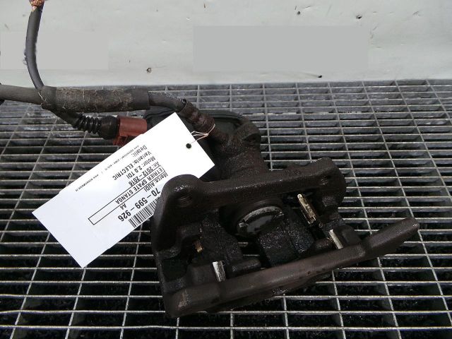 bontott AUDI A4 B8 Bal hátsó Féknyereg Munkahengerrel