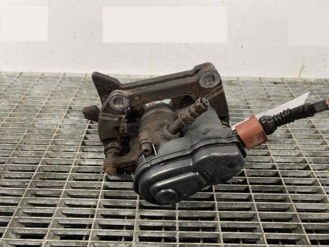 bontott AUDI A4 B8 Bal hátsó Féknyereg Munkahengerrel