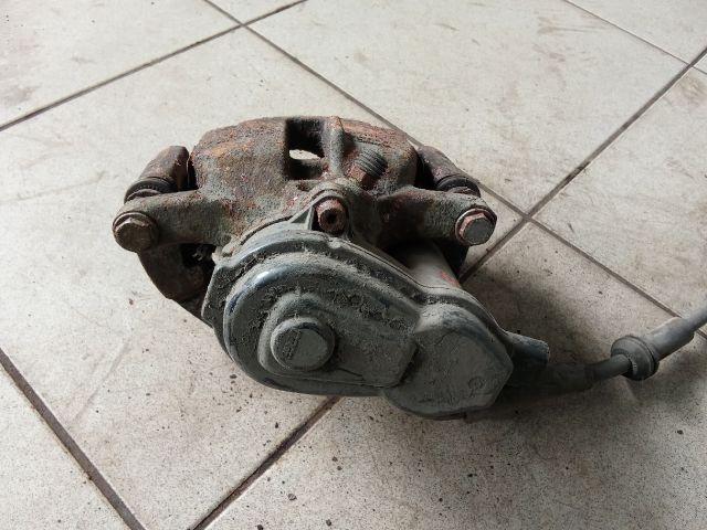 bontott AUDI A4 B8 Bal hátsó Féknyereg Munkahengerrel