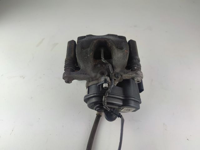 bontott AUDI A4 B8 Bal hátsó Féknyereg Munkahengerrel