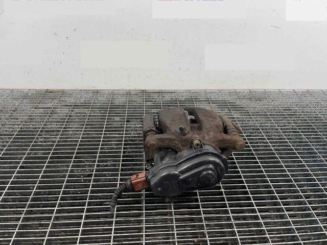 bontott AUDI A4 B8 Bal hátsó Féknyereg Munkahengerrel