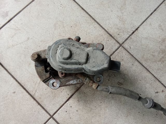 bontott AUDI A4 B8 Bal hátsó Féknyereg Munkahengerrel