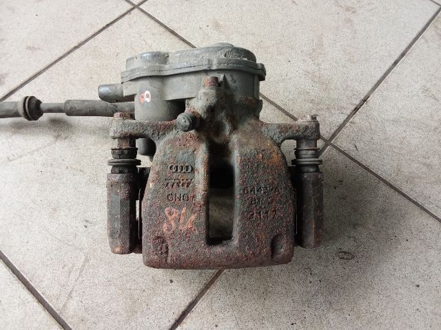 bontott AUDI A4 B8 Bal hátsó Féknyereg Munkahengerrel