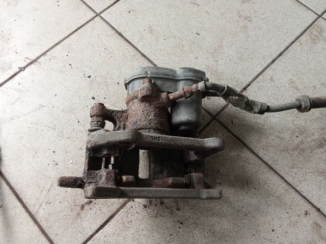 bontott AUDI A4 B8 Bal hátsó Féknyereg Munkahengerrel