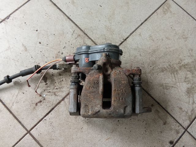 bontott AUDI A4 B8 Bal hátsó Féknyereg Munkahengerrel