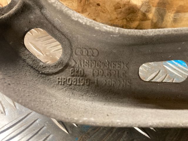 bontott AUDI A4 B8 Billenésgátló Bak