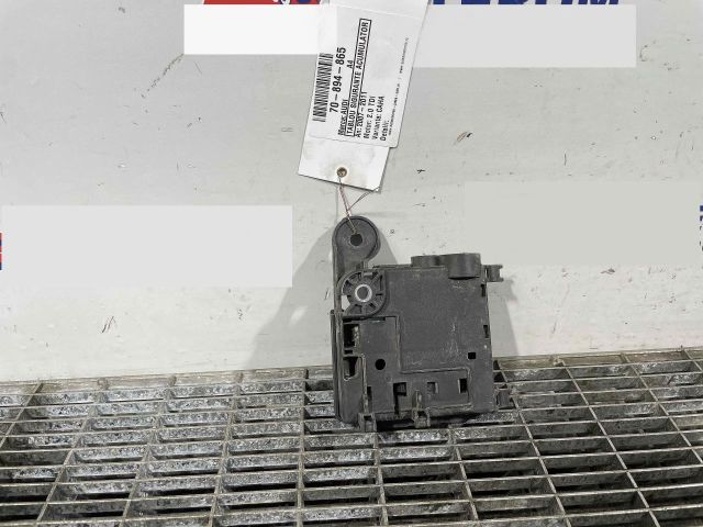 bontott AUDI A4 B8 Biztosítéktábla Motortér