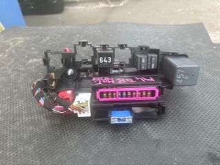 bontott AUDI A4 B8 Biztosítéktábla Motortér