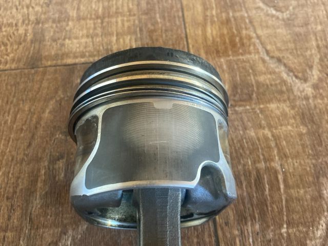 bontott AUDI A4 B8 Dugattyú és Hajtókar