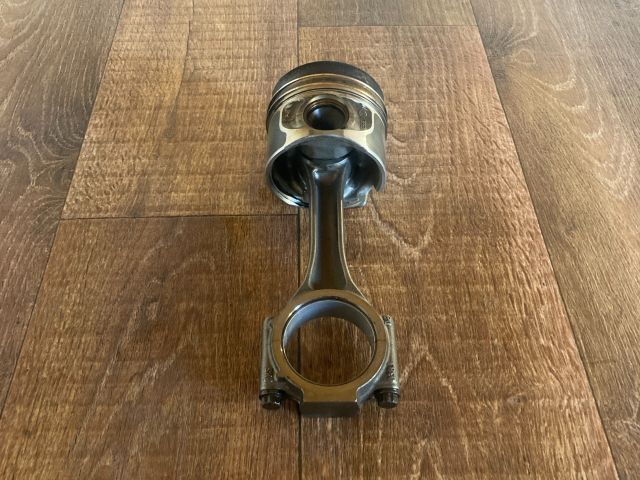 bontott AUDI A4 B8 Dugattyú és Hajtókar