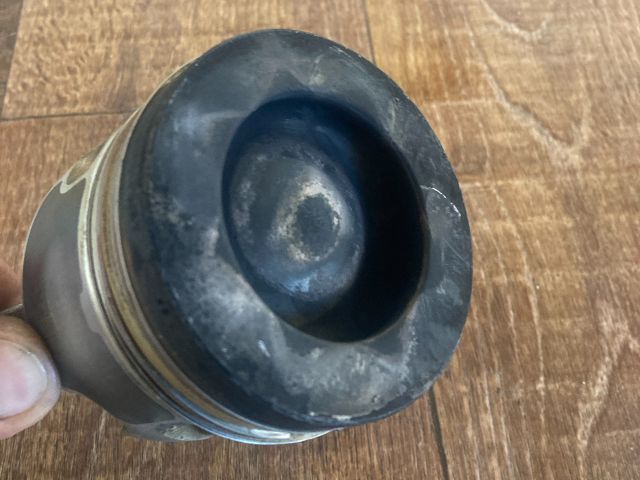 bontott AUDI A4 B8 Dugattyú és Hajtókar