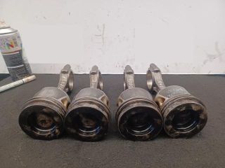 bontott AUDI A4 B8 Dugattyú