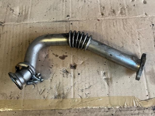 bontott AUDI A4 B8 EGR Hűtő Cső