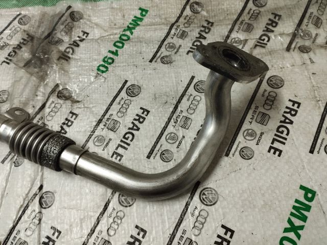 bontott AUDI A4 B8 EGR Hűtő Cső