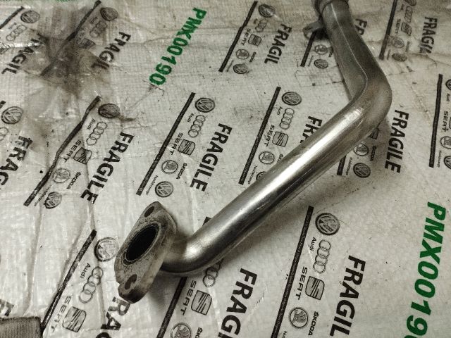 bontott AUDI A4 B8 EGR Hűtő Cső