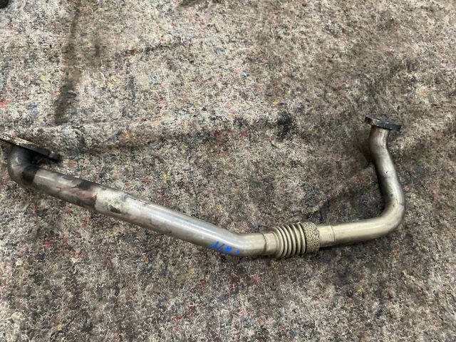 bontott AUDI A4 B8 EGR Hűtő Cső