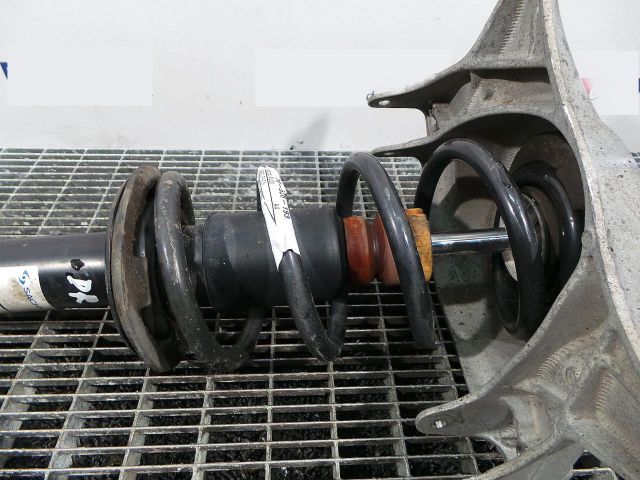 bontott AUDI A4 B8 Első Rugó