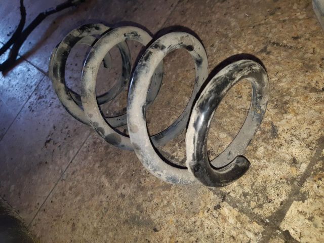 bontott AUDI A4 B8 Első Rugó