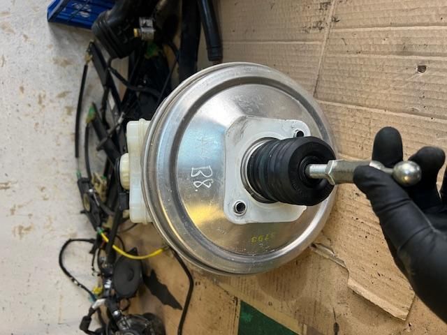 bontott AUDI A4 B8 Fékrásegítő