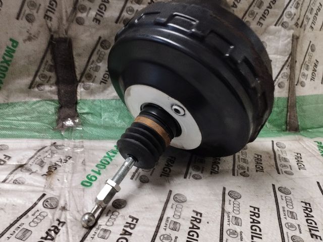 bontott AUDI A4 B8 Fékrásegítő